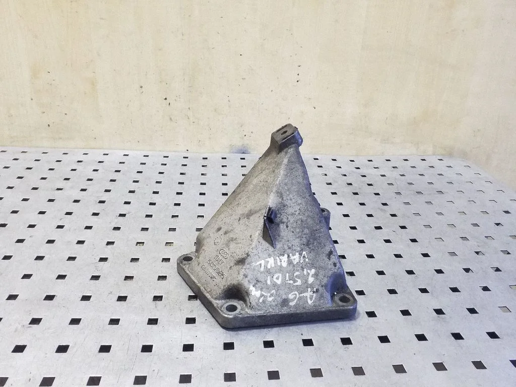 Engine mounting bracket 4B0199307C