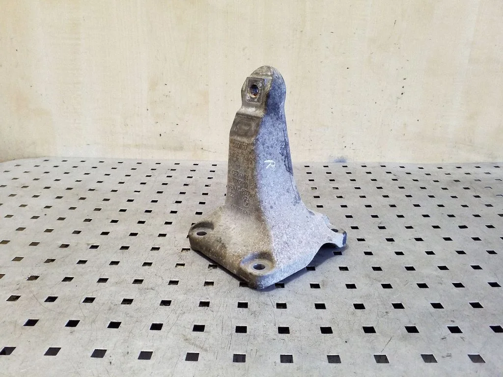 Engine mounting bracket 22114055024