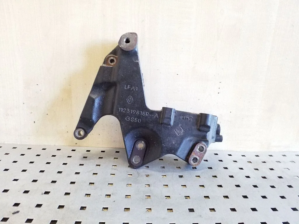 Dzinēja stiprinājuma kronšteins – Nissan Qashqai (2010-2014)