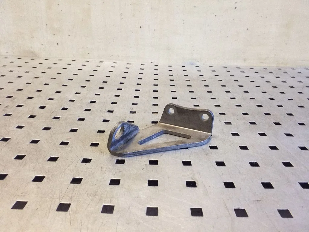 Mootori kinnituskronstein 03C199207