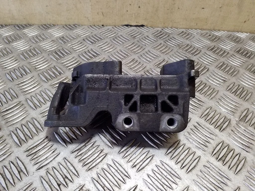 Engine mounting bracket – Ford Mondeo MK IV (2007-2014)