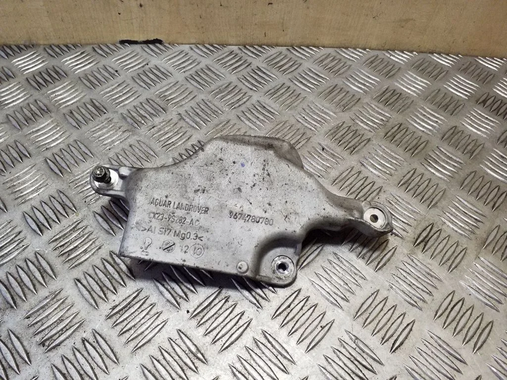 Engine mounting bracket – Jaguar XF X250 (2007-2015)