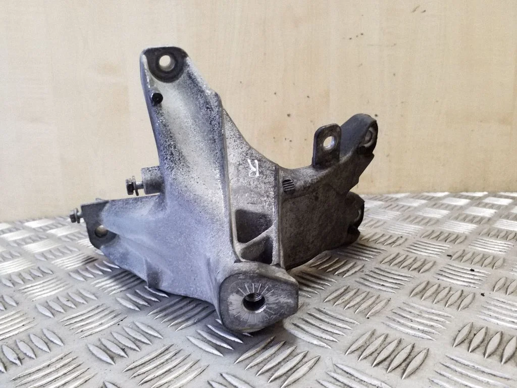 Engine mounting bracket 8K0199308BE