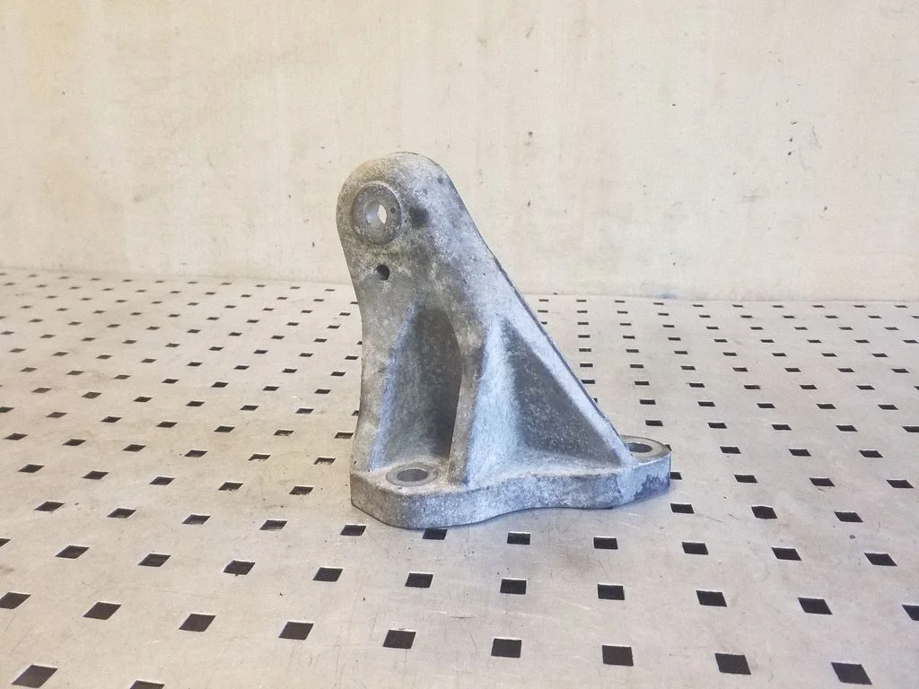 Engine mounting bracket 5R836037BB