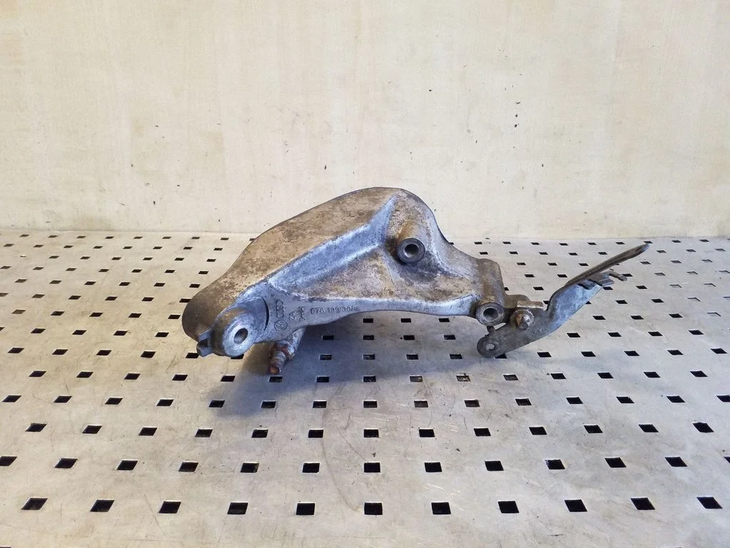 Variklio tvirtinimo kronšteinas