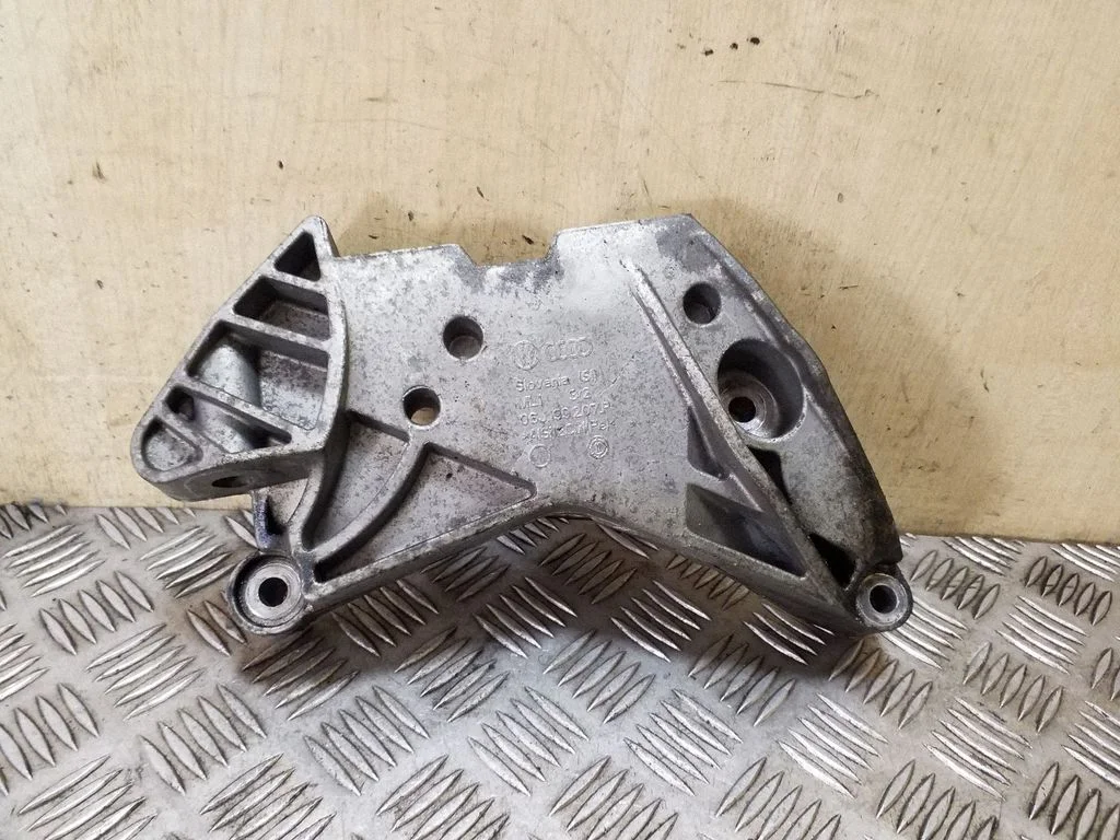 Engine mounting bracket 06J199207P
