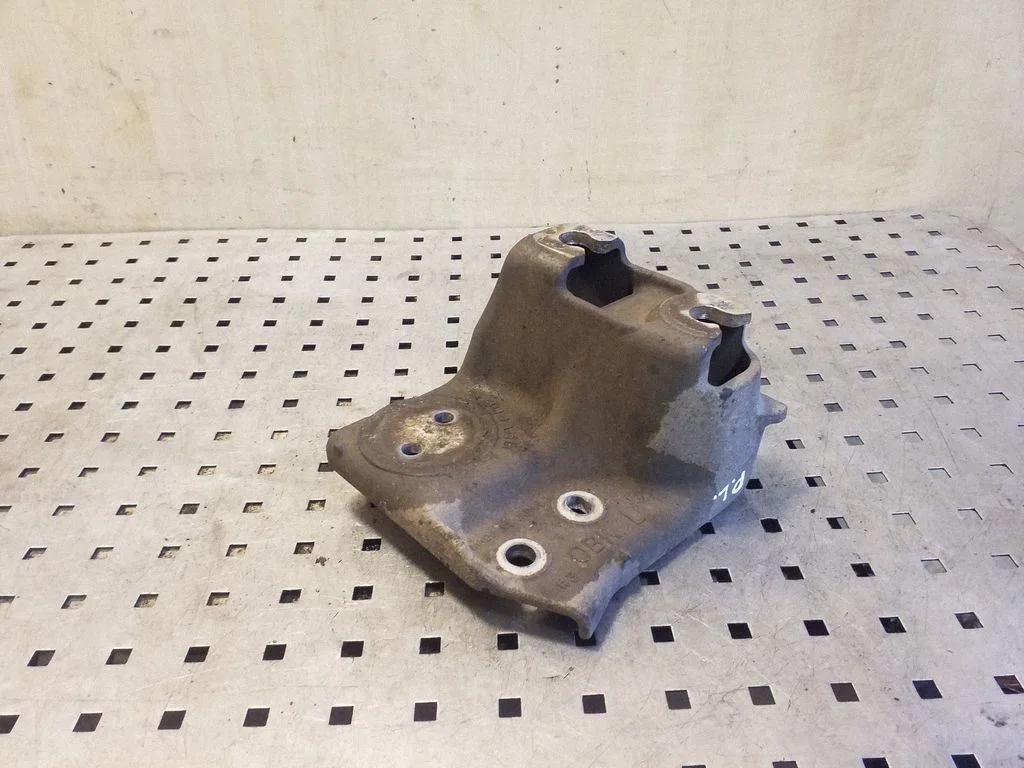 Engine mounting bracket 0BKL – Subaru Outback (2009-2014)