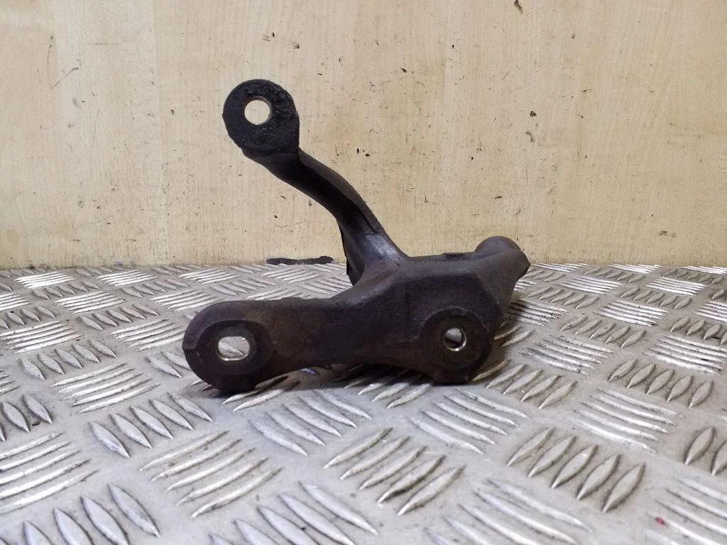 Engine mounting bracket 9687262980