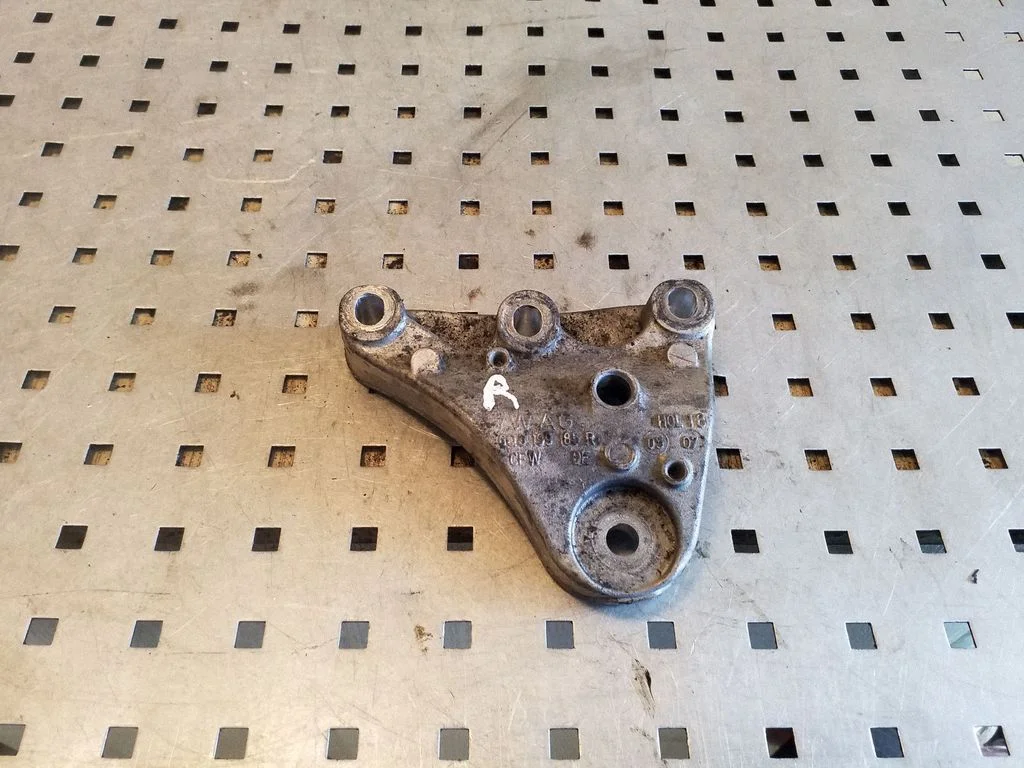 Engine mounting bracket 6Q0199185R