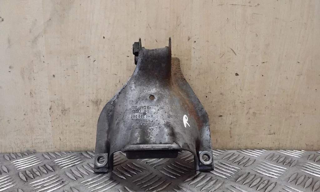 Engine mounting bracket 4H0399060 – Audi A8 S8 D4 4H (2010-2016)