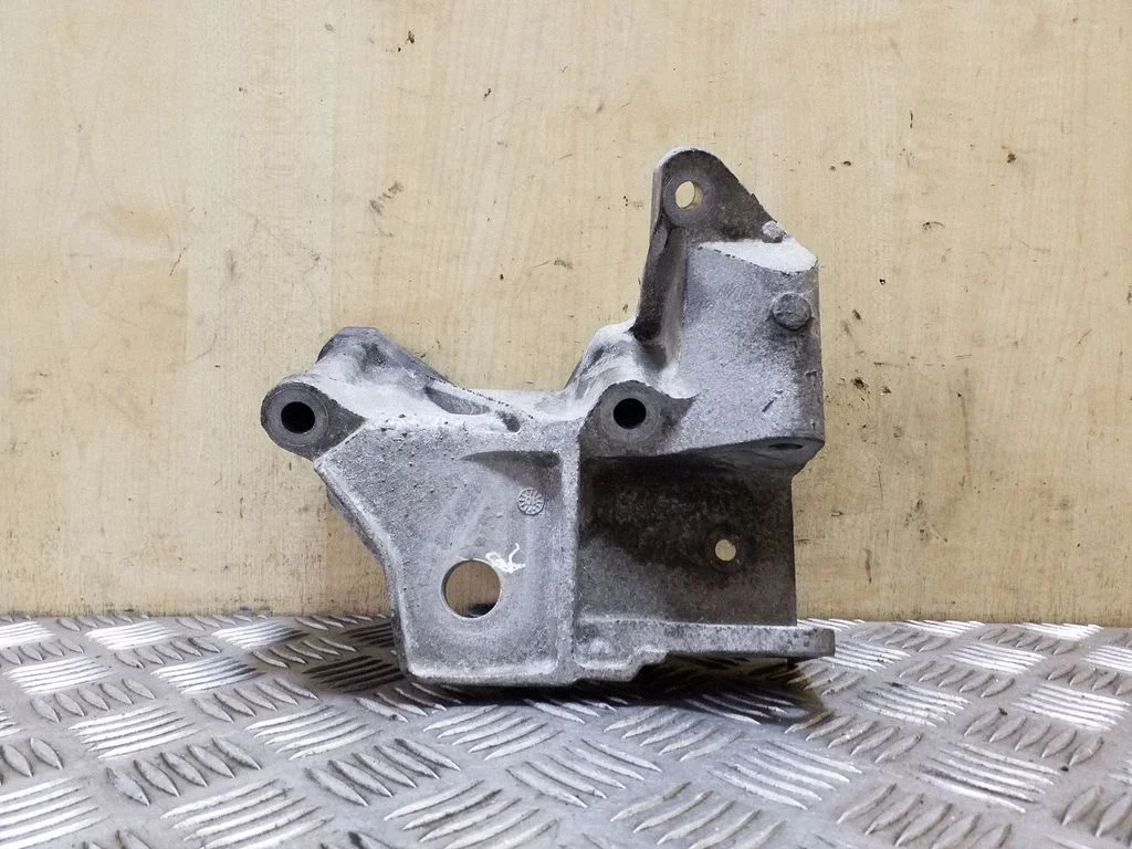 Engine mounting bracket 6G926P096