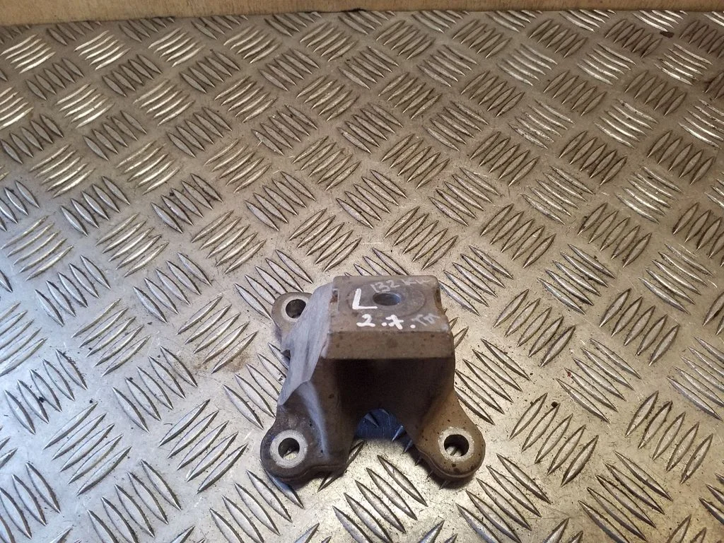 Engine mounting bracket – Audi A6 Allroad C6 (2006-2011)