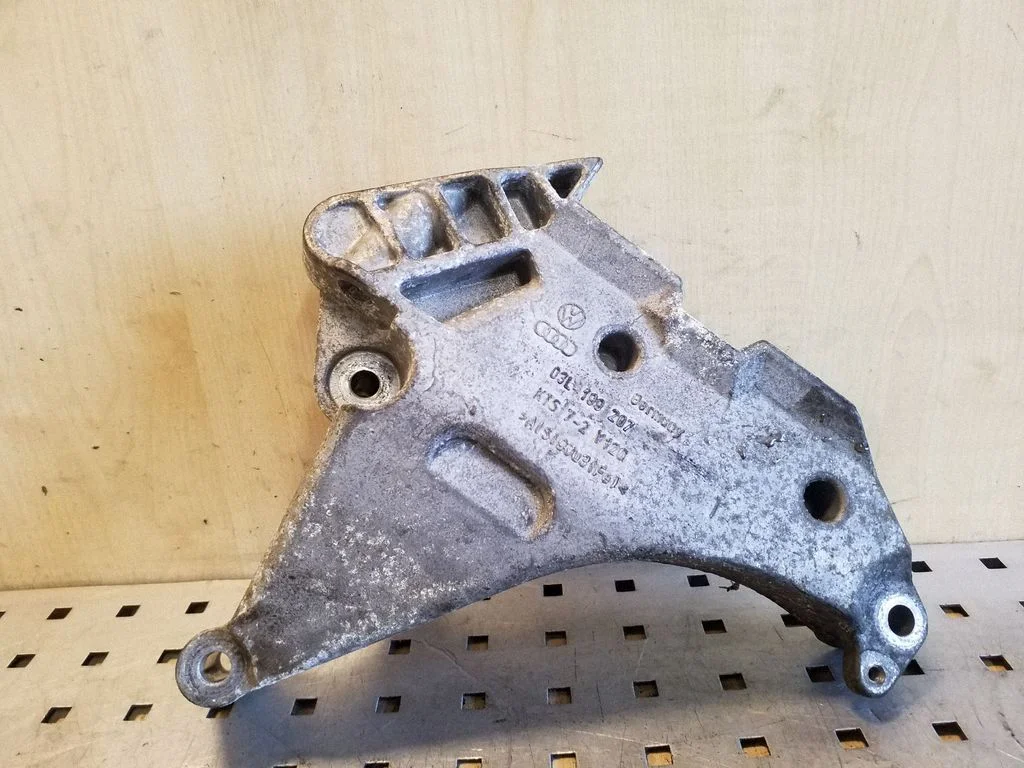 Engine mounting bracket 03L199207