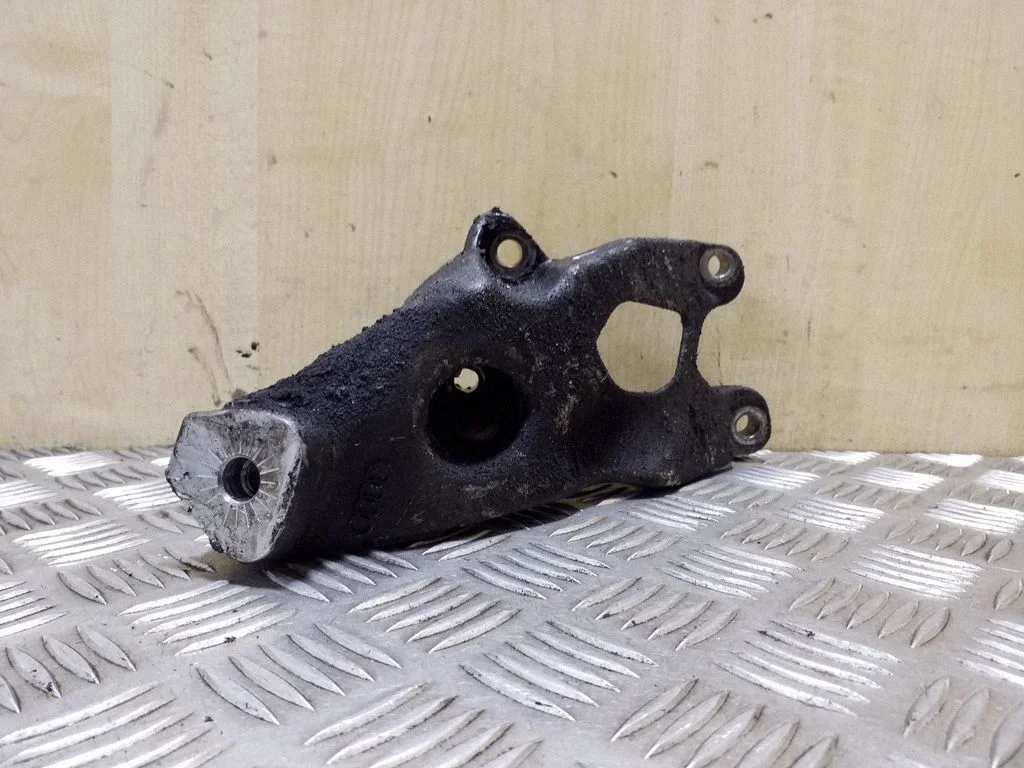 Engine mounting bracket 8K0199307BE