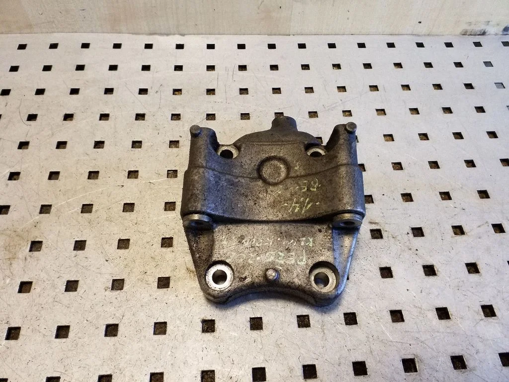Engine mounting bracket 9628584080