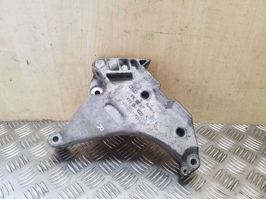Engine mounting bracket 03L199207