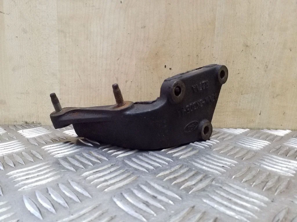 Mootori kinnituskronstein 97VW3K305AA