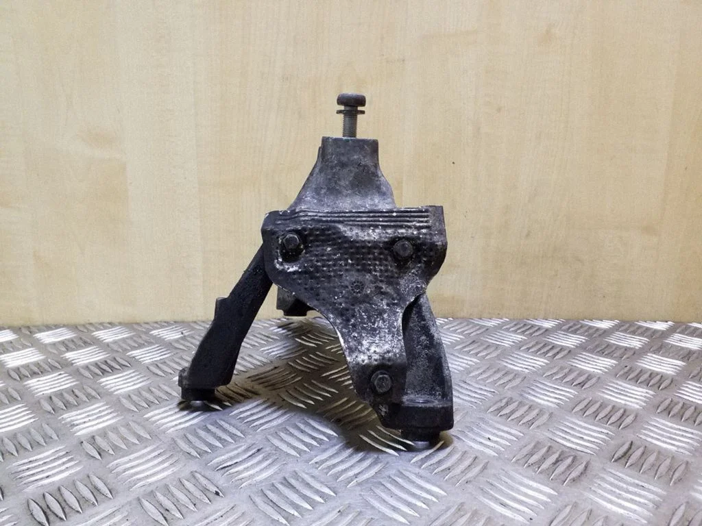 Engine mounting bracket 8K0199308BE