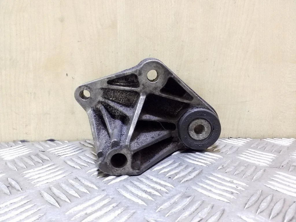 Engine mounting bracket AV616P093NA