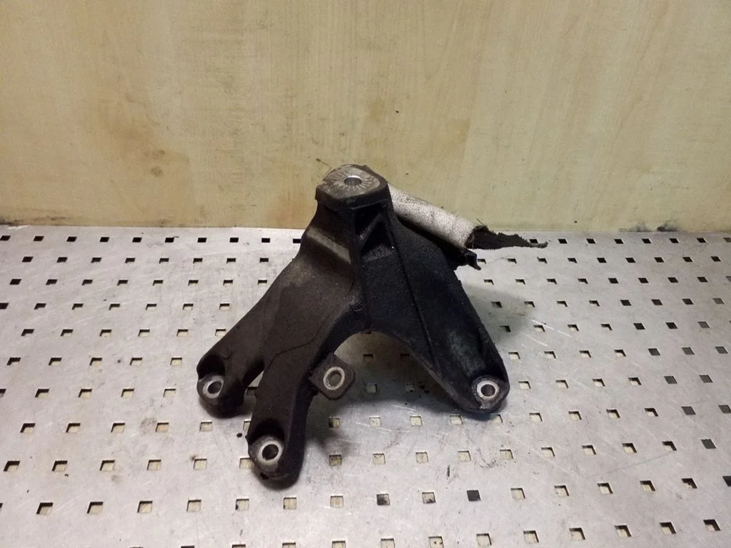 Engine mounting bracket 8K0199308AP