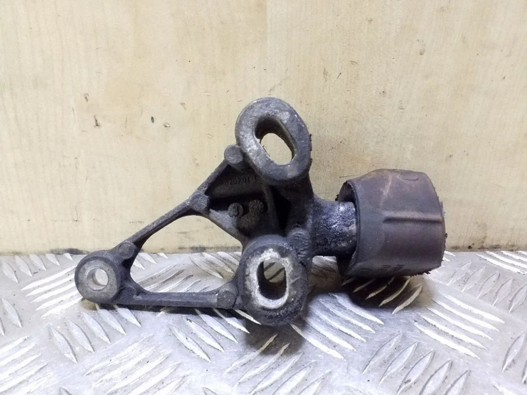 Engine mounting bracket 8K0199343C