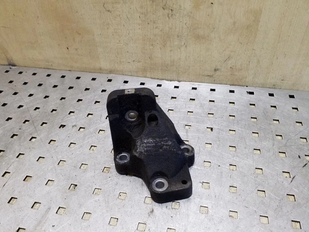 Engine mounting bracket 307415676