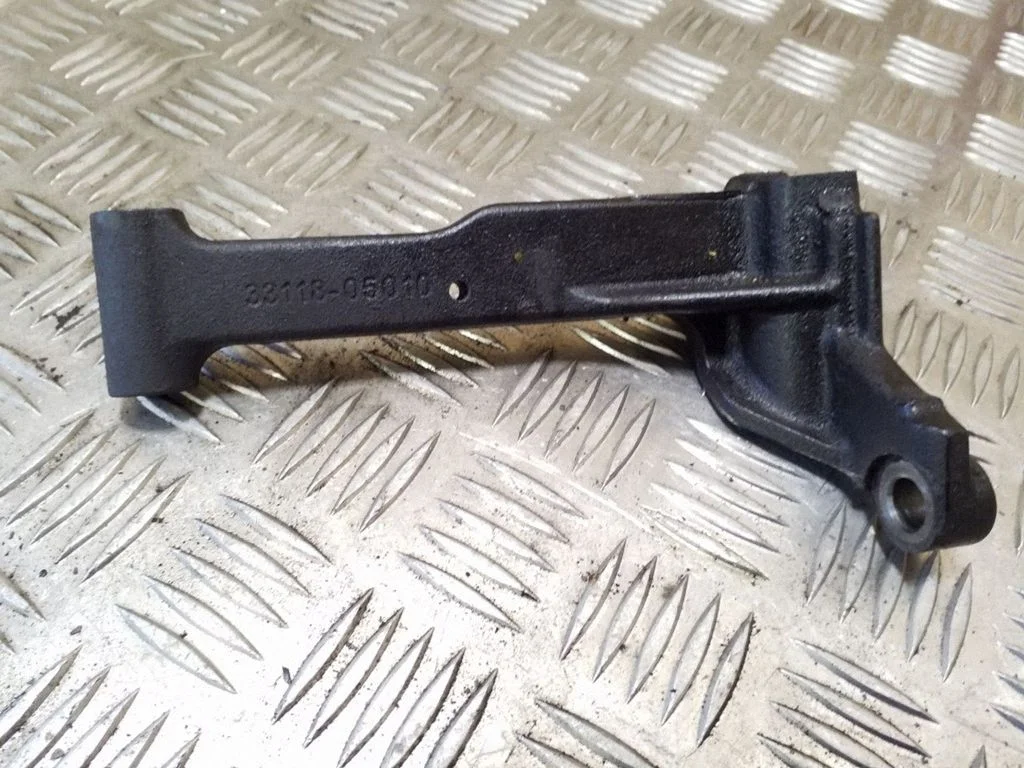 Engine mounting bracket 3311805010