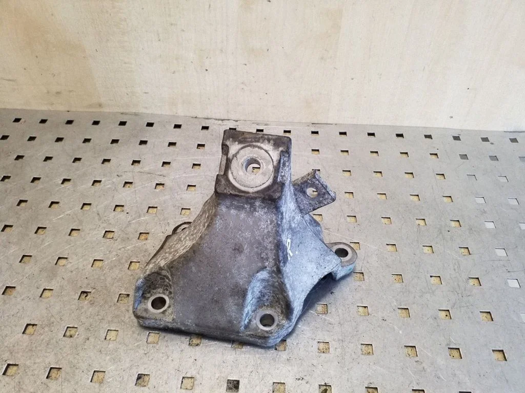 Engine mounting bracket 4F0199308AB