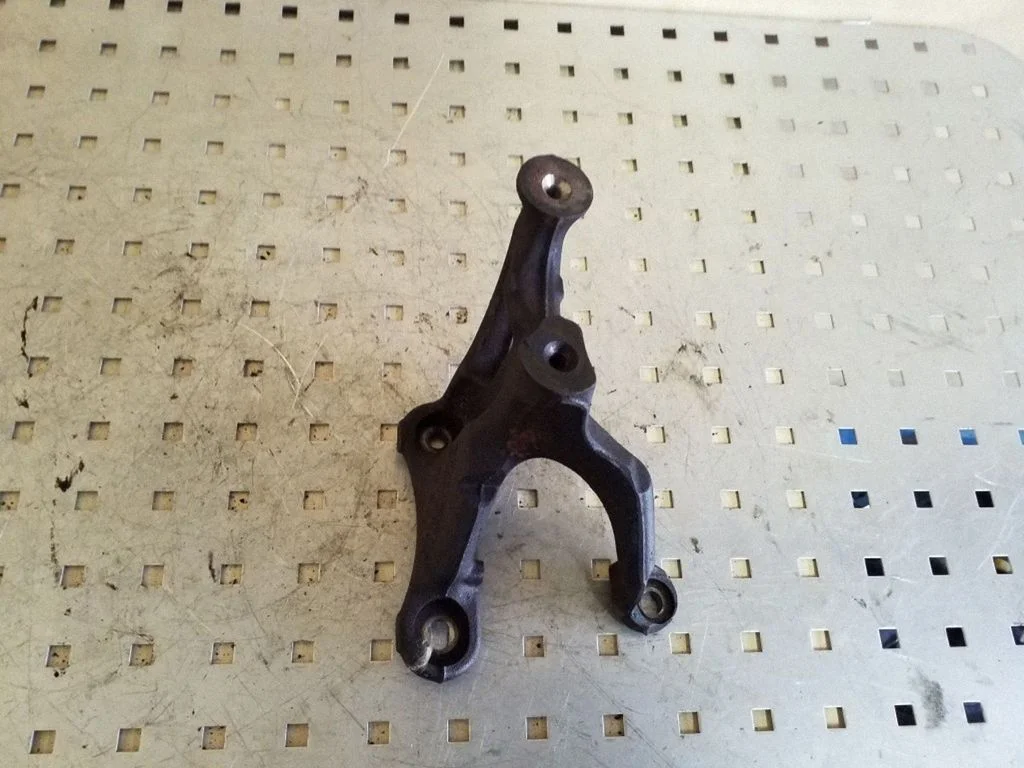 Engine mounting bracket 9687262980