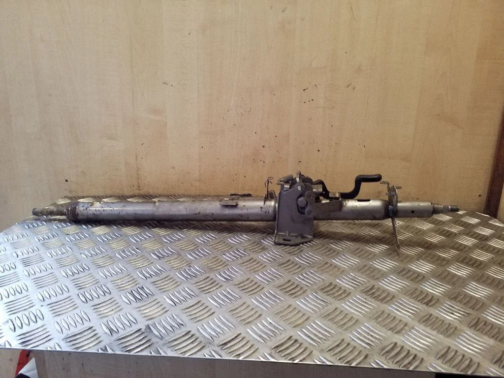 Steering wheel axle