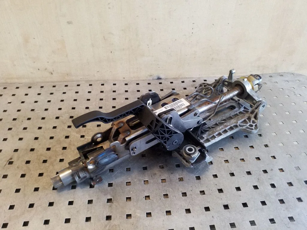 Steering wheel axle QMB500760