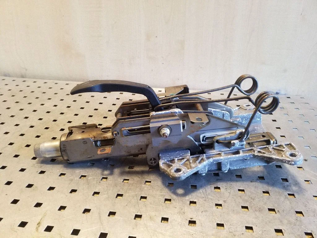 Steering wheel axle 8E0419502