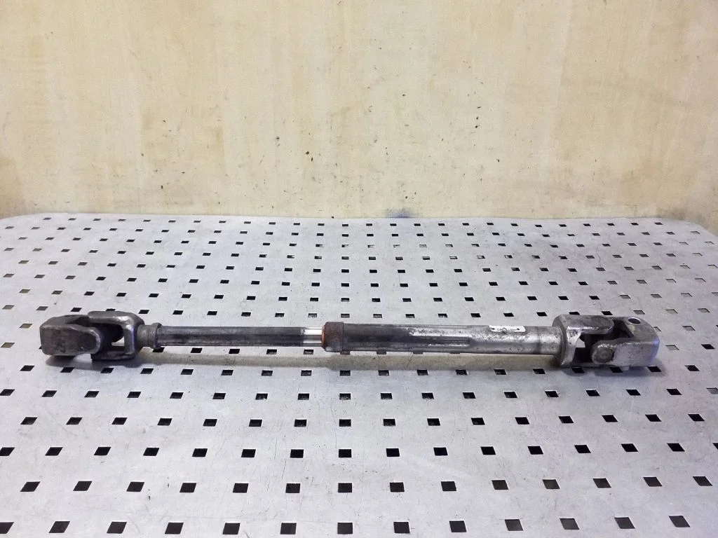 Steering column universal joint P05057540AD