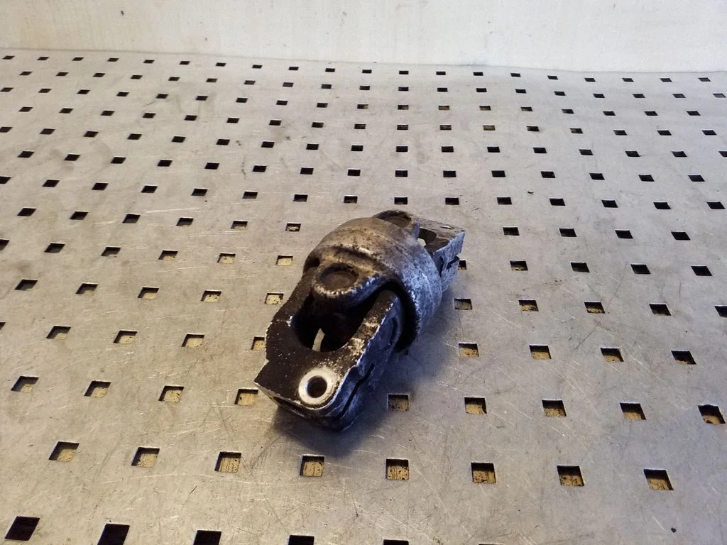 Steering column universal joint