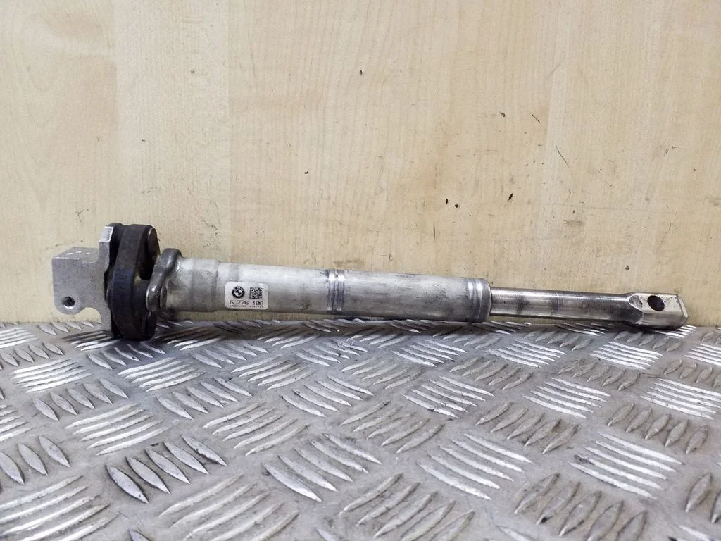 Steering column universal joint 6776109
