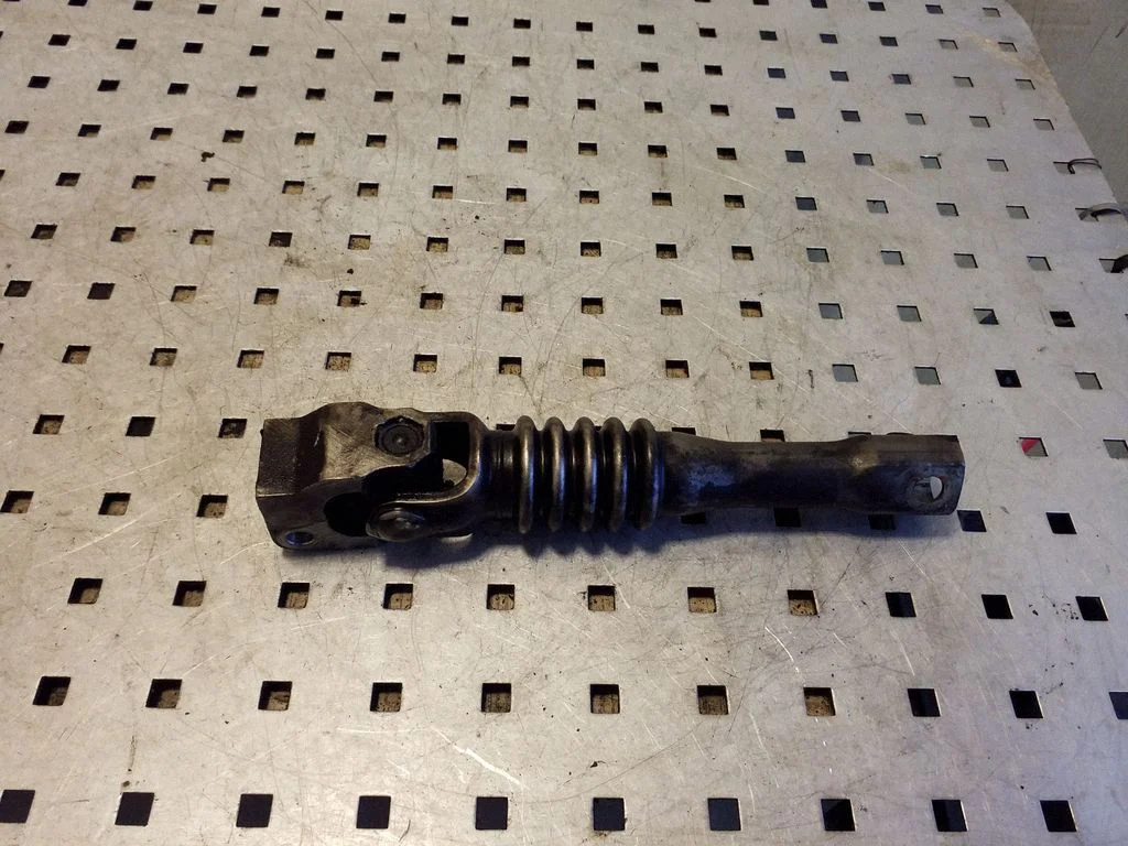 Steering column universal joint 51757188421