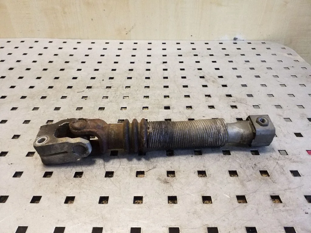 Steering column universal joint