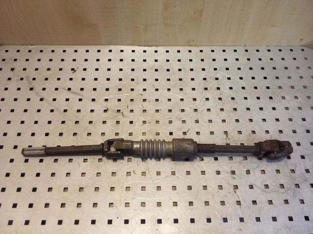 Roolisamba ristliigend – Audi A8 S8 D3 4E (2002-2009)