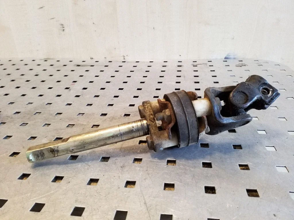 Steering column universal joint – Nissan X-Trail T30 (2001-2007)