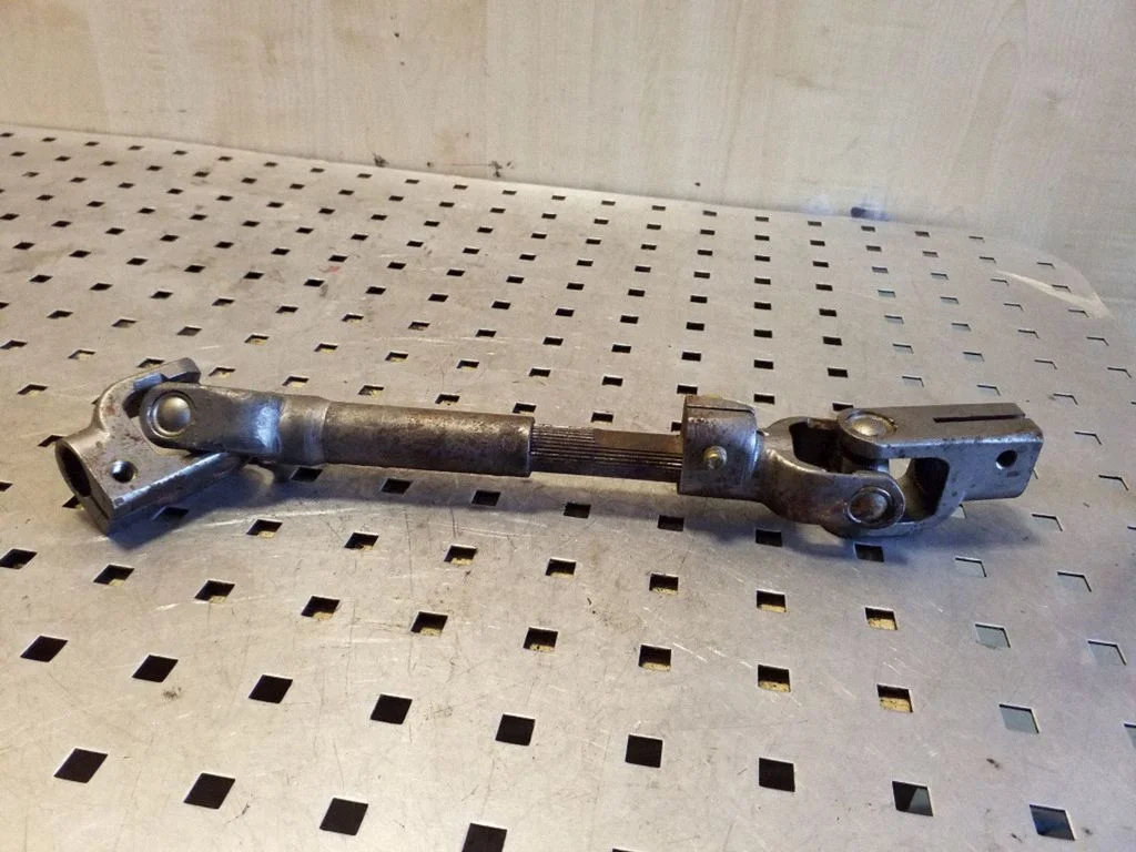 Steering column universal joint