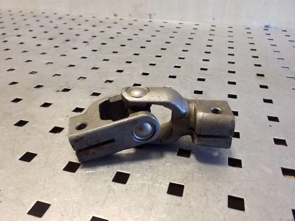 Steering column universal joint – Toyota Corolla E120 E130 (2004-2007)