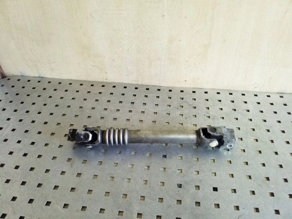 Steering column universal joint 678159101