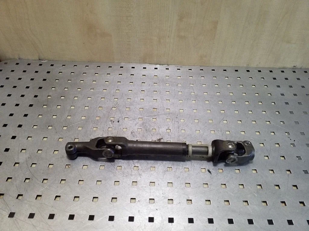 Steering column universal joint – Toyota RAV 4 (XA30) (2006-2016)