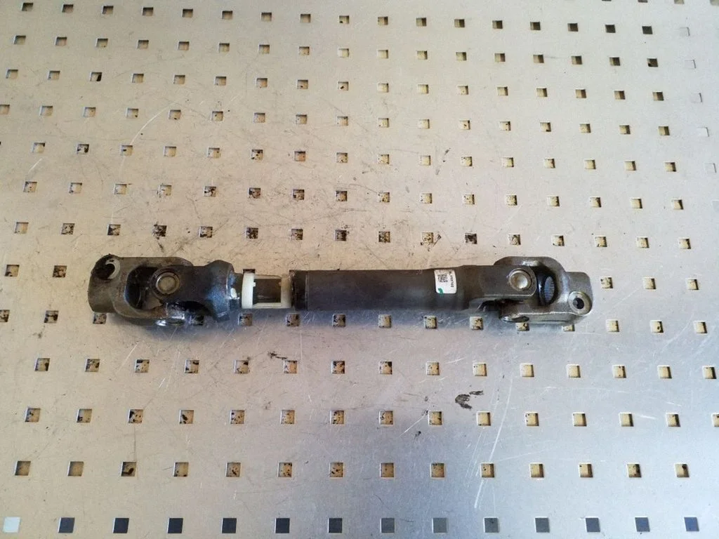Steering column universal joint