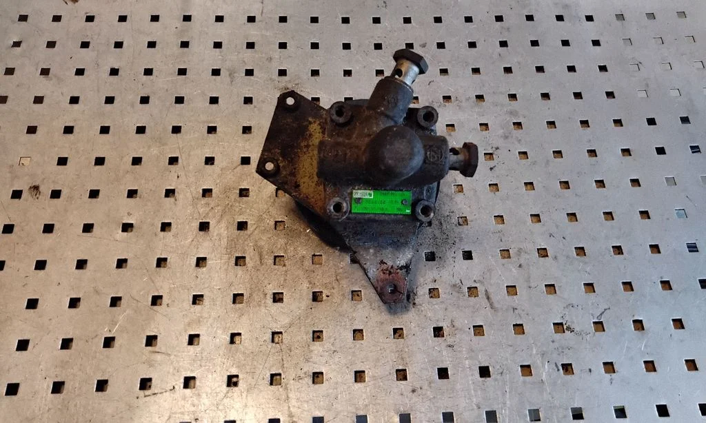 Power steering pump 050145155A