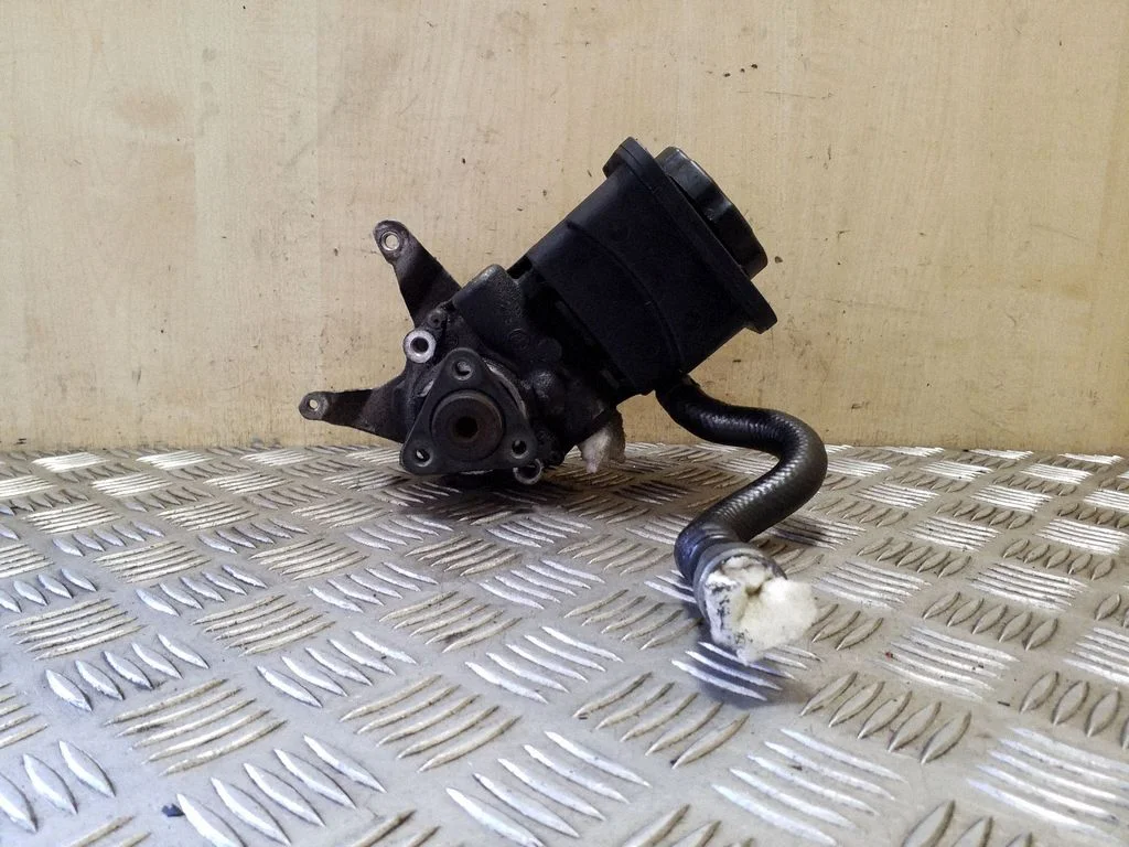 Power steering pump 6762279