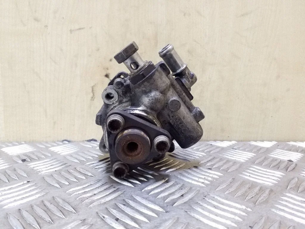 Roolivõimendi pump 4F0145155A