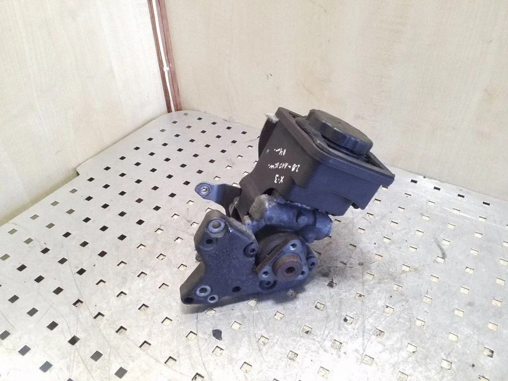 Roolivõimendi pump 7692974536