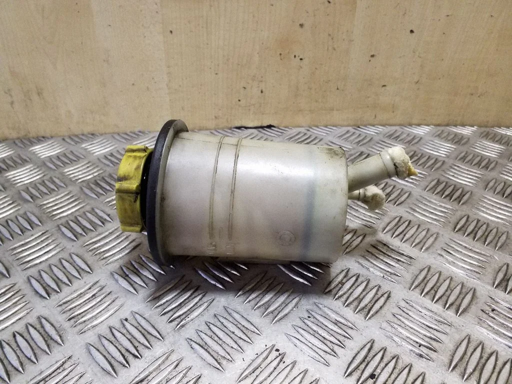 Power steering fluid tank/reservoir QFX500060