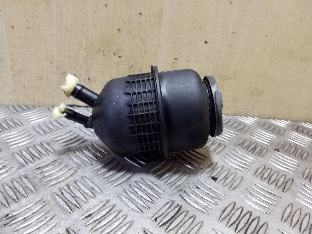 Roolivõimendi vedelikupaak 4F0422371D